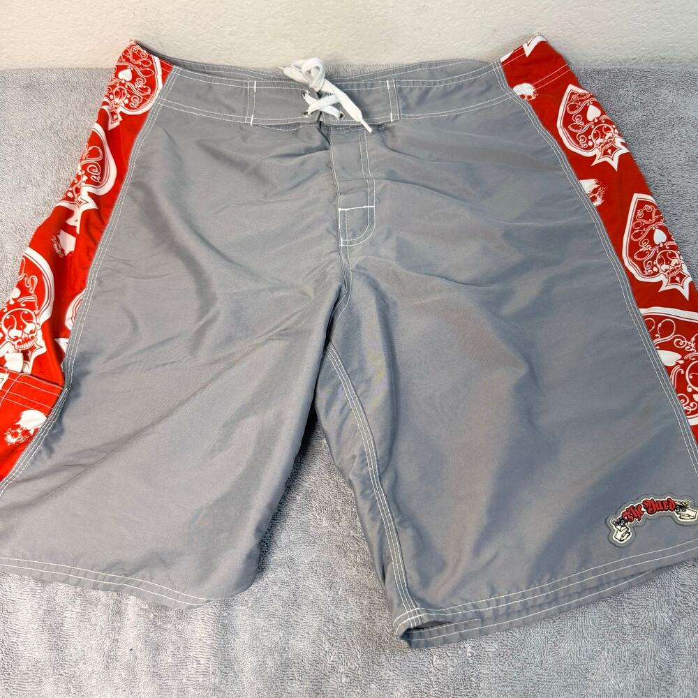 Malibu Shirts The Yard Board Shorts Men 36 Gray Red Skull Spade Y2K Surf Swim